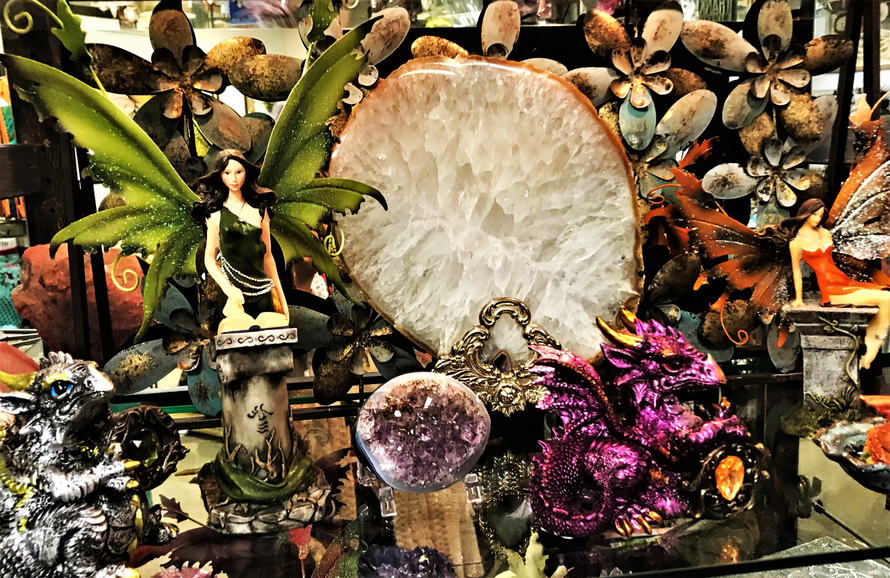 Gifts & Collectables